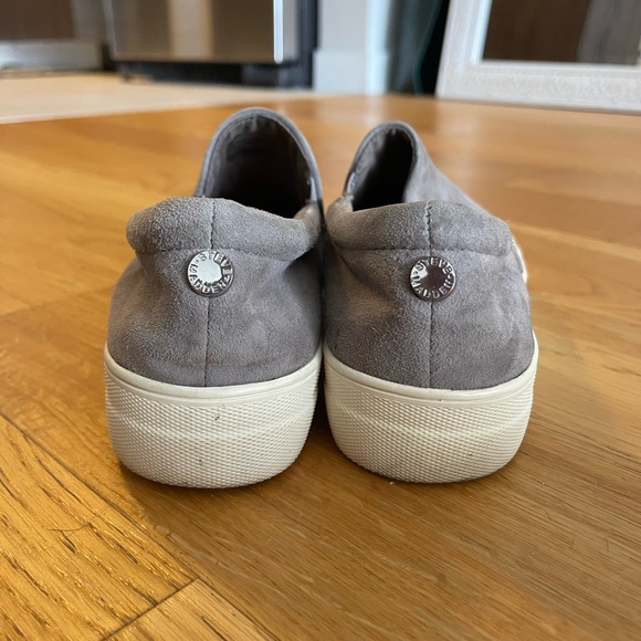 Steve Madden Gill Slip on sneaker in Grey Suede - Picture 3 of 7